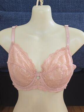 Calvin Klein Nude Lace Underwire Bra Size 38C